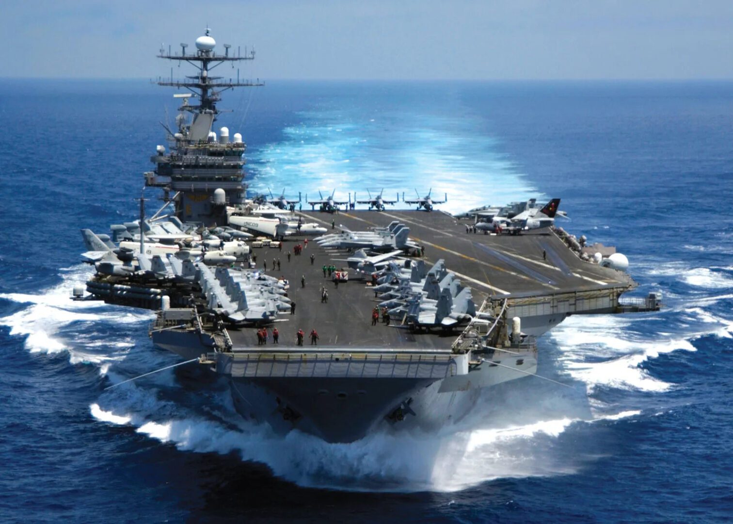 USS-Carl-Vinson-aircraft-carrier-US-Navy-2005